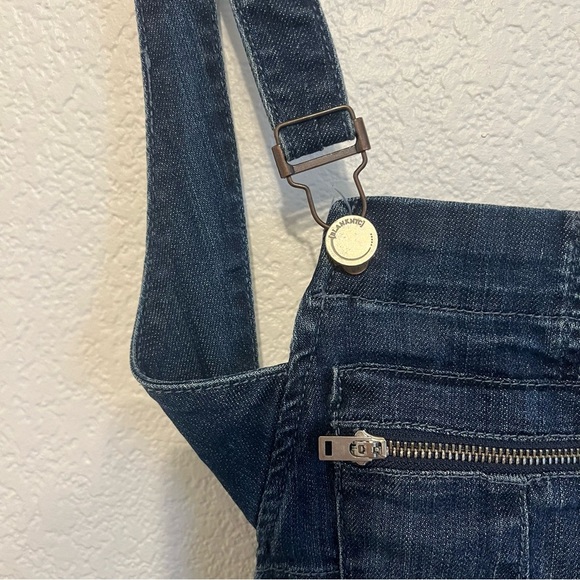 Blank NYC Size 25 Skinny Leg Overalls Whiskered Fading Ankle Zipper - Picture 3 of 13
